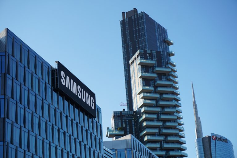 Samsung announces security for smart devices based on the blockchain.